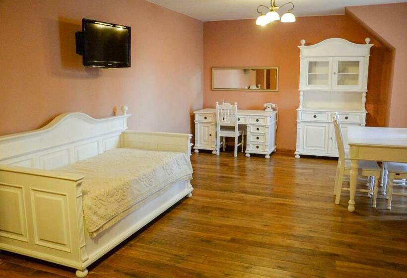 Общежитие Karczma Regionalna Hotel Gościnna Chata