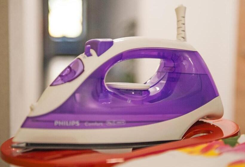 הוסטל Open Tours