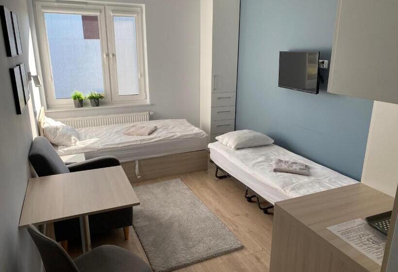 호스텔 Pokoje Noclegi Brzozowski