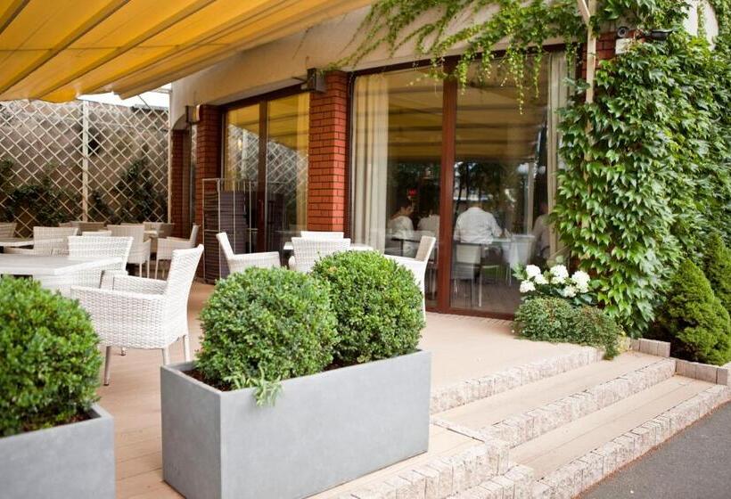 فندق صغير Restauracja Hotel Vip