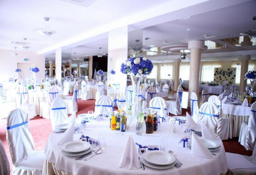 فندق صغير Restauracja Hotel Vip