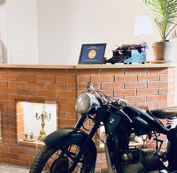 فندق صغير Restauracja Pensjonat Buda