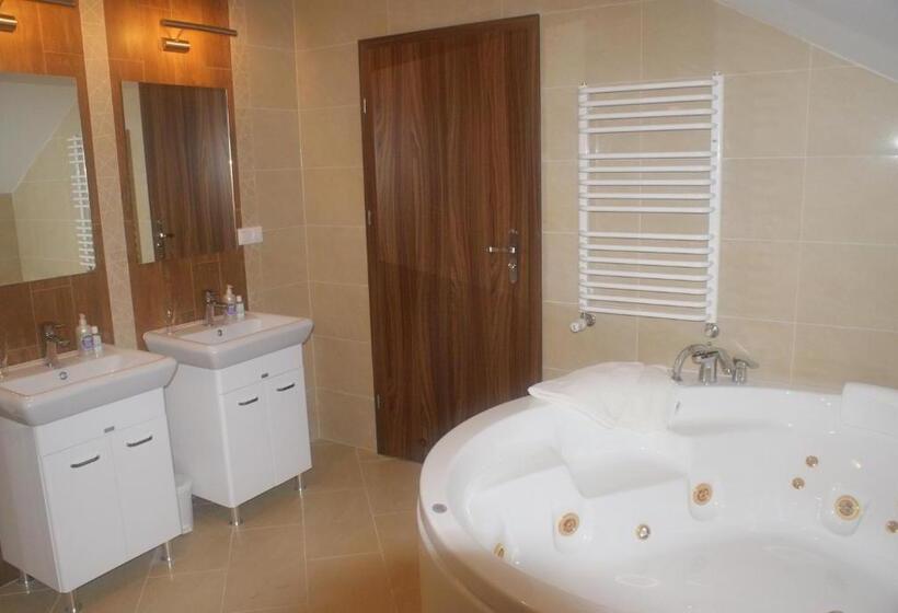 Общежитие U Hołosia