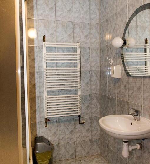 旅馆 Usługi Hotelarskie Las Vegas