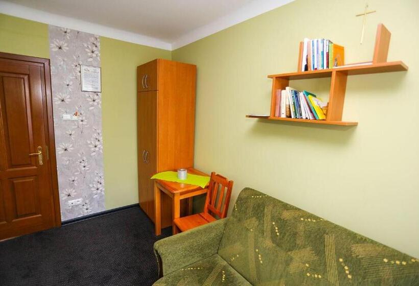 Общежитие Wieczernik Dom Rekolekcyjny Księży Pallotynów