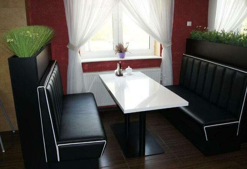 فندق صغير Zajazd Fadom