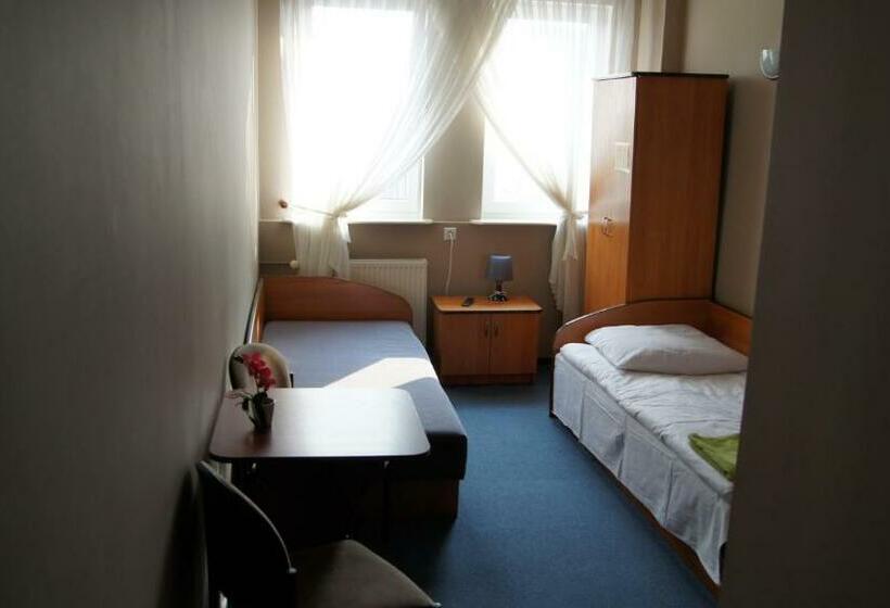 فندق صغير Zajazd Fadom