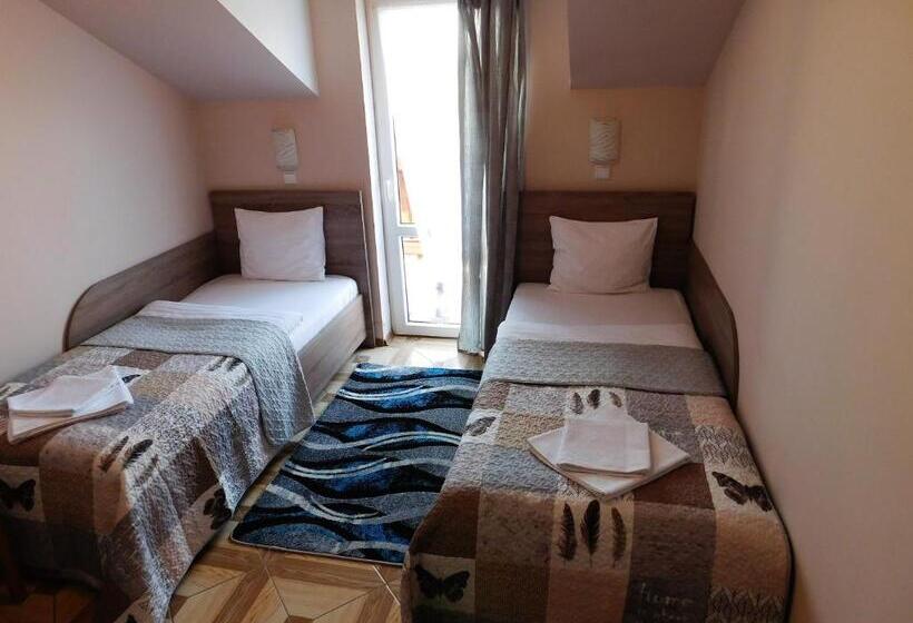 هاستل Zajazd Fakir