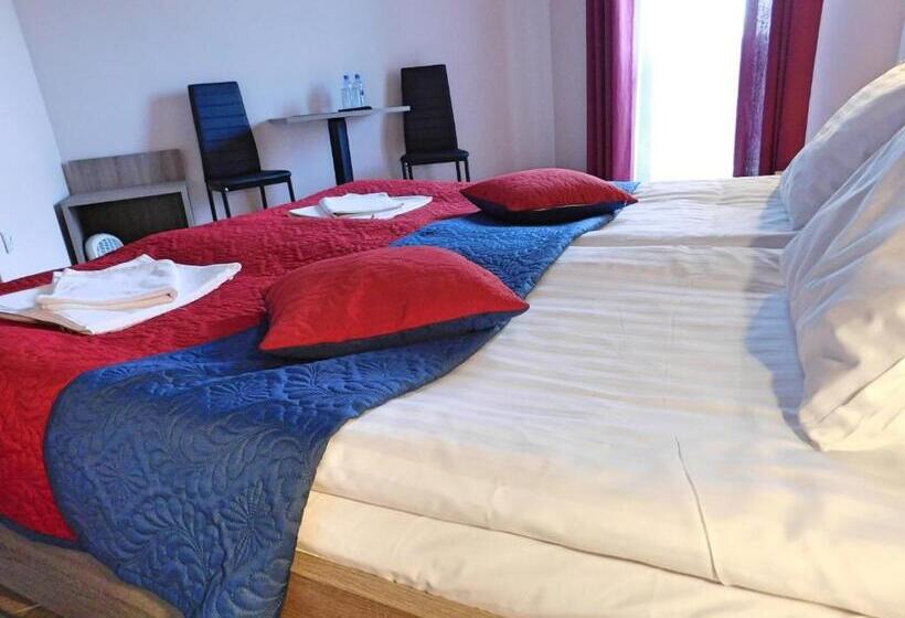 هاستل Zajazd Fakir