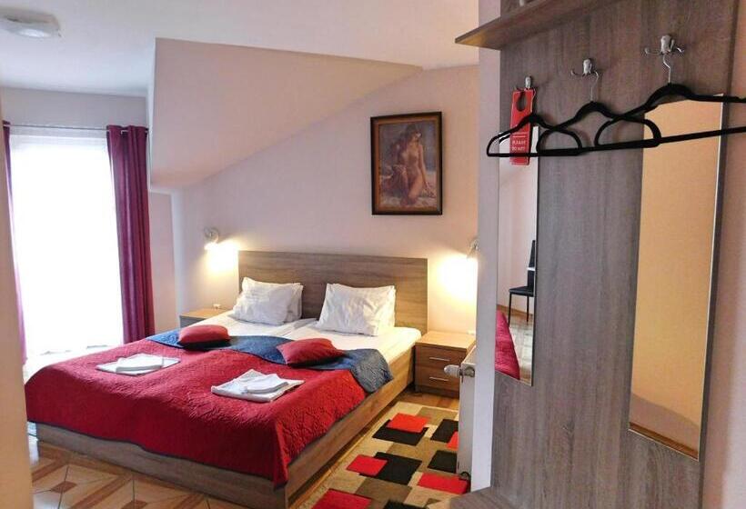 هاستل Zajazd Fakir