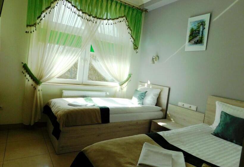 هاستل Zajazd Fakir