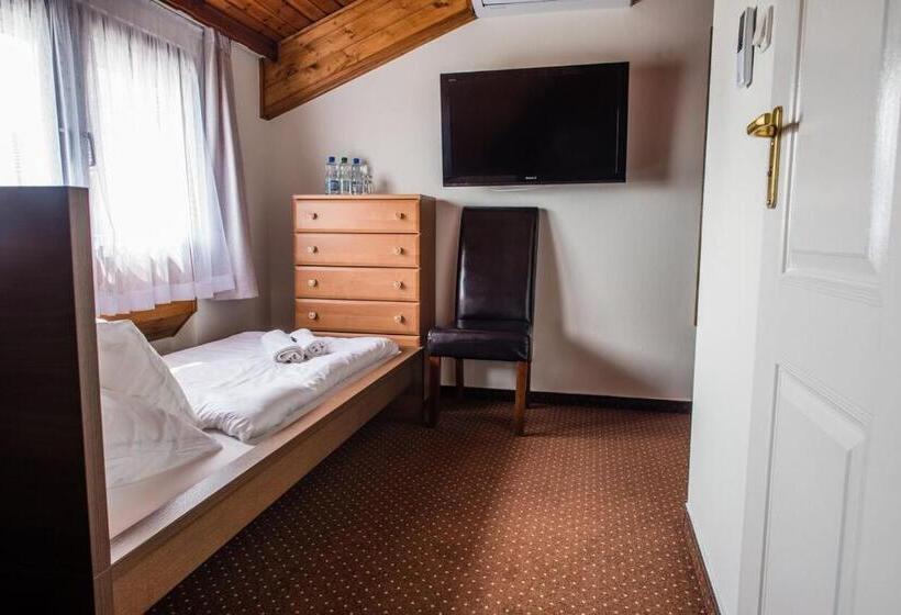 הוסטל Zajazd Góra św. Anny