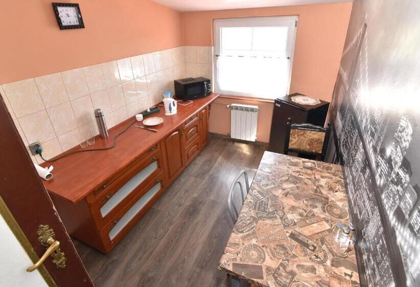 הוסטל Zajazd Pod Lwem