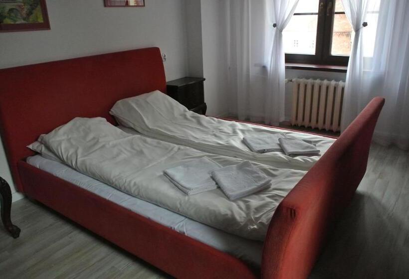 فندق صغير Zajazd Pod Zamkiem