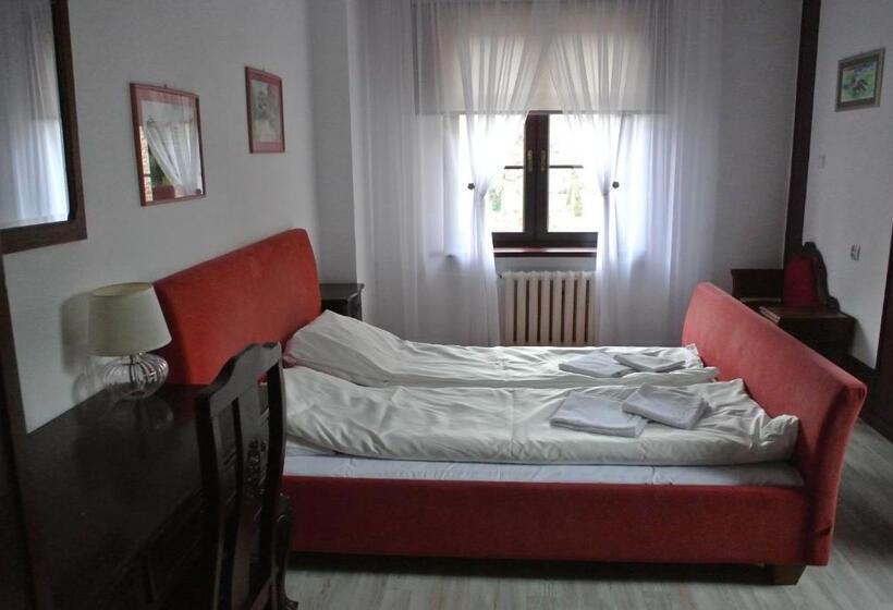 فندق صغير Zajazd Pod Zamkiem