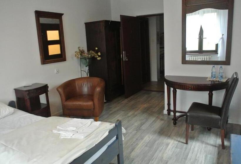 فندق صغير Zajazd Pod Zamkiem