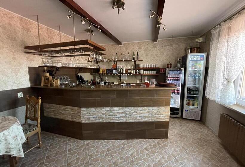 הוסטל Zajazd Restauracja Derby