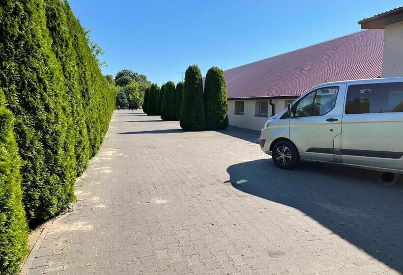 הוסטל Zajazd Restauracja Derby