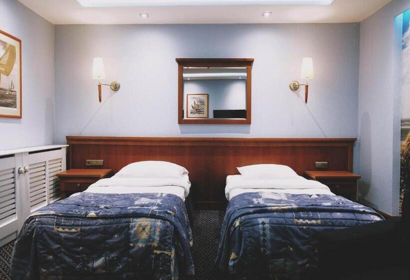 호스텔 Zajazd Restauracja Paradise