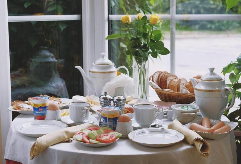 הוסטל Zajazd Restauracja Paradise