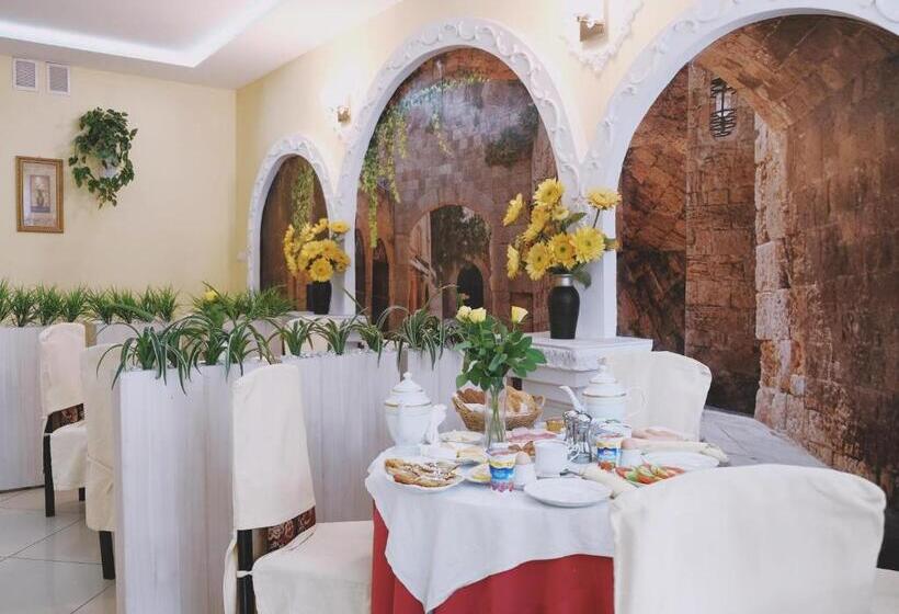 호스텔 Zajazd Restauracja Paradise