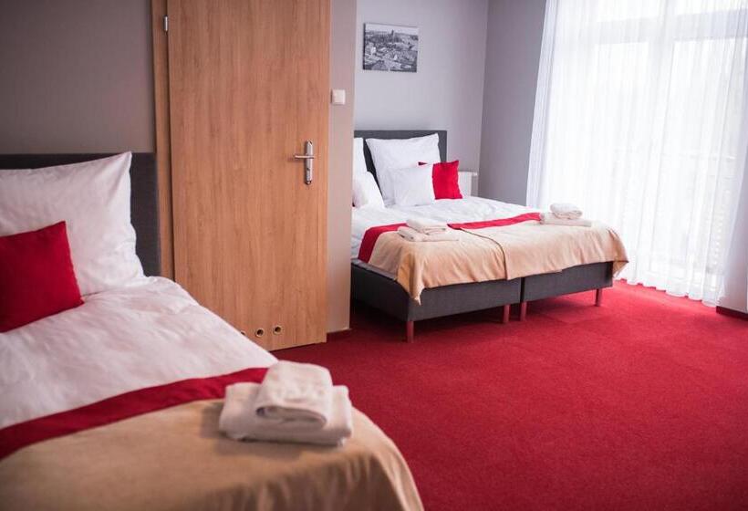 호스텔 Zajazd U Piasta Kołodzieja