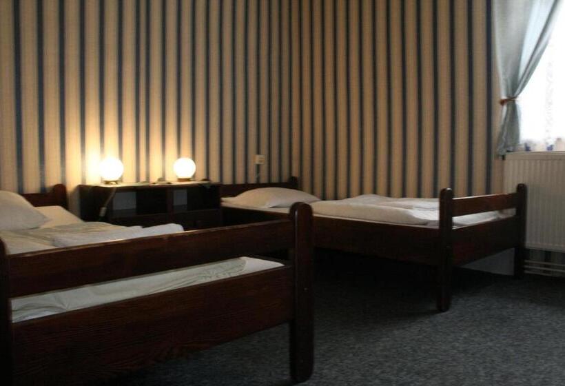 הוסטל Zajazd U Sosny