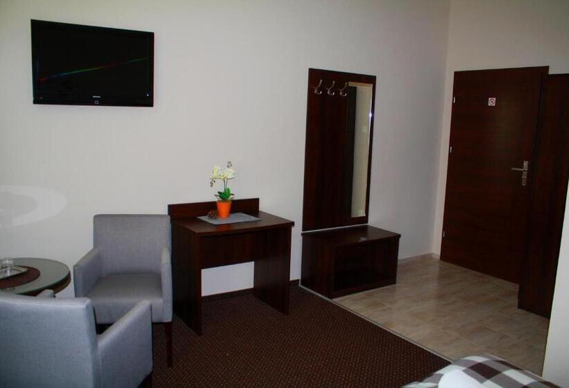 הוסטל Zajazd U Sosny