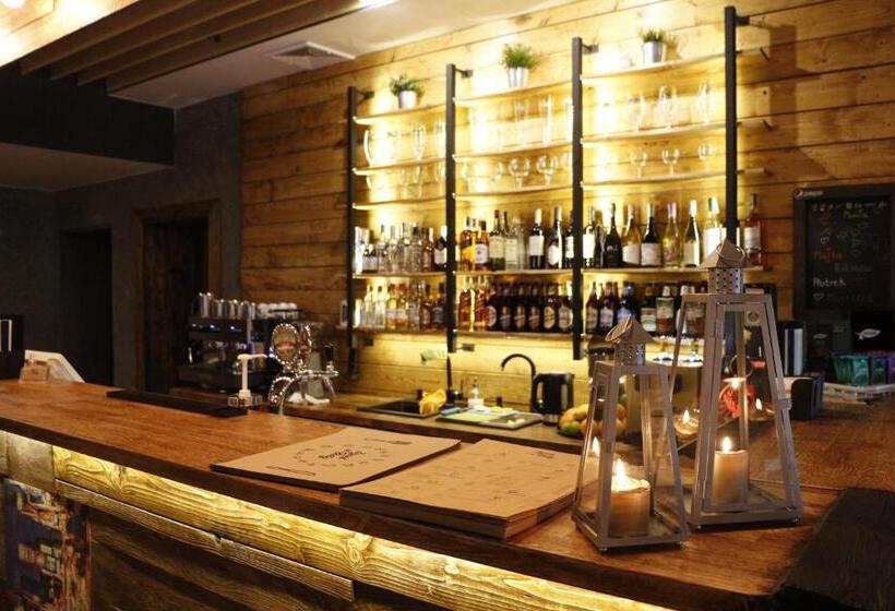 호스텔 Zajazd W Białej