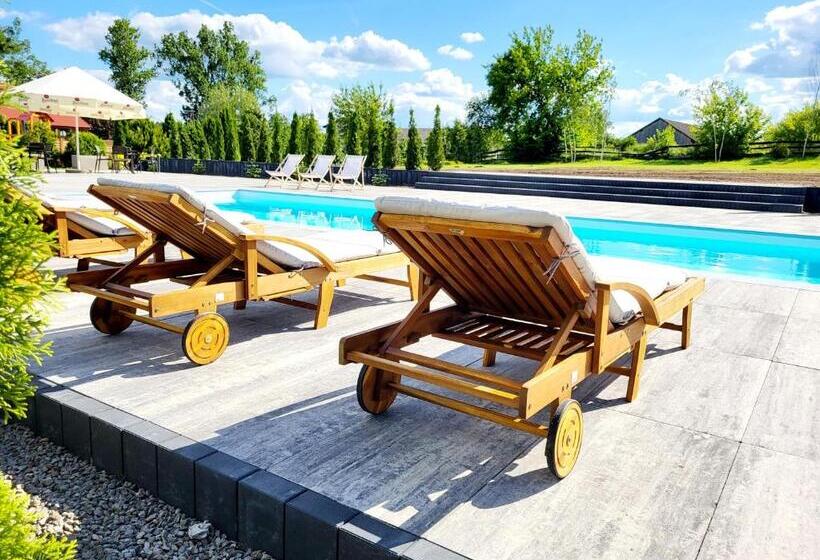 فندق صغير Zajazd Zaścianek