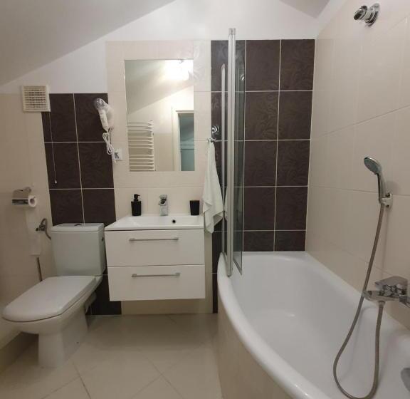 فندق صغير Zajazd Zaścianek