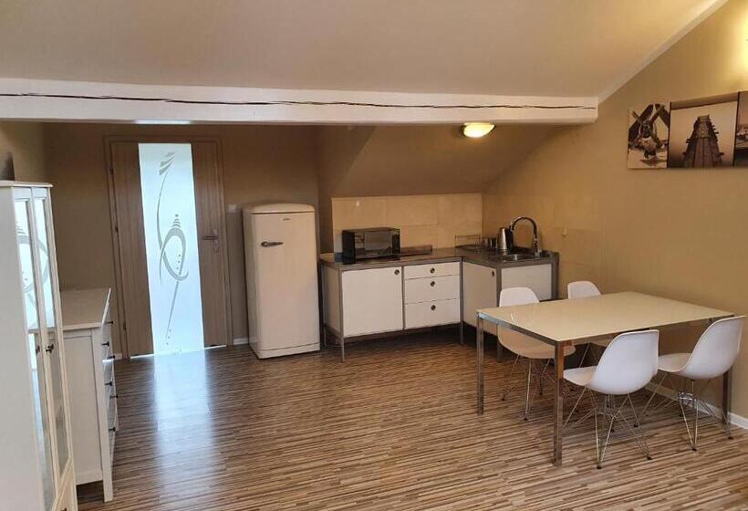 فندق صغير Zajazd Zaścianek