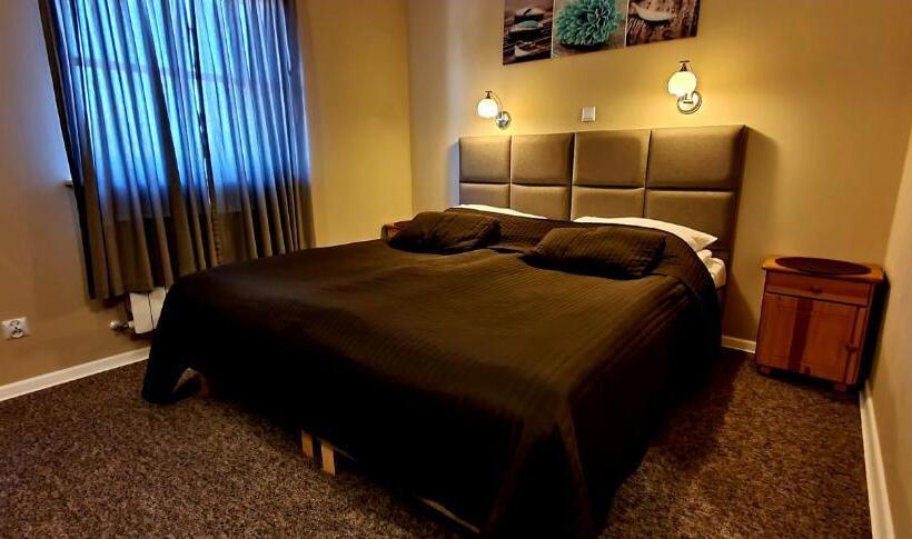 فندق صغير Zajazd Zaścianek