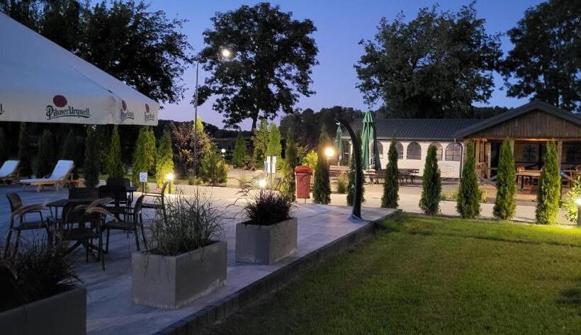 فندق صغير Zajazd Zaścianek