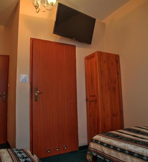 הוסטל Zespół Pałacowo Parkowy Bądzów