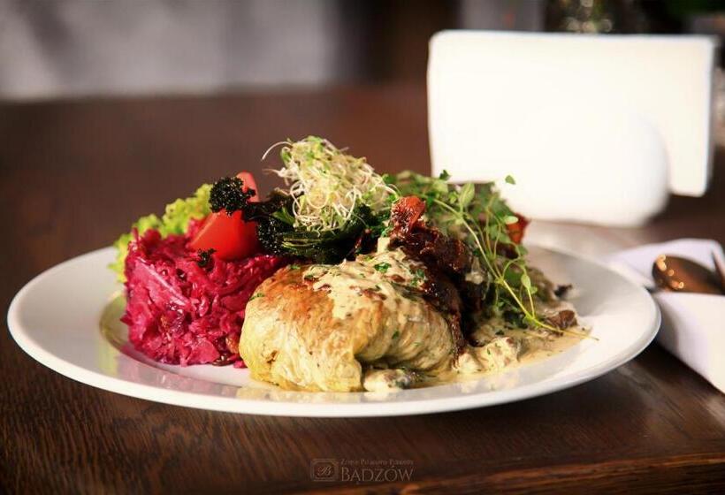 הוסטל Zespół Pałacowo Parkowy Bądzów