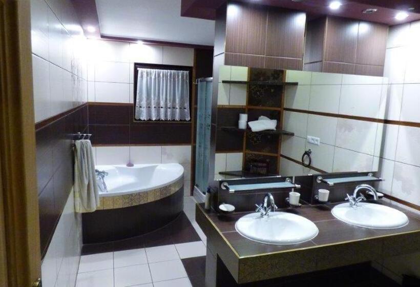 住宿加早餐 Agroturystyka Klekusiowo