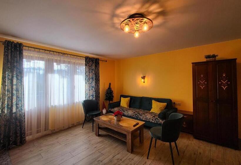 مبيت وإفطار Apartamenty I Pokoje W Willi Na Ubocy