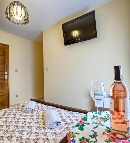 مبيت وإفطار Apartamenty I Pokoje W Willi Na Ubocy