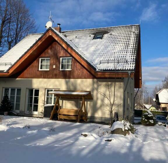 تختخواب و صبحانه Dom Pod Sosną