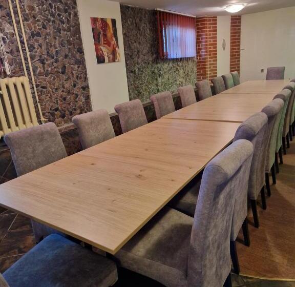 تختخواب و صبحانه Galeona   Hotel Turystyczny