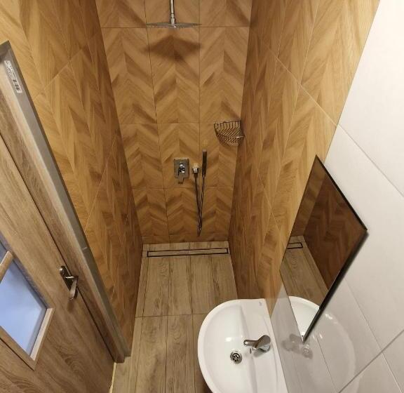 تختخواب و صبحانه Galeona   Hotel Turystyczny