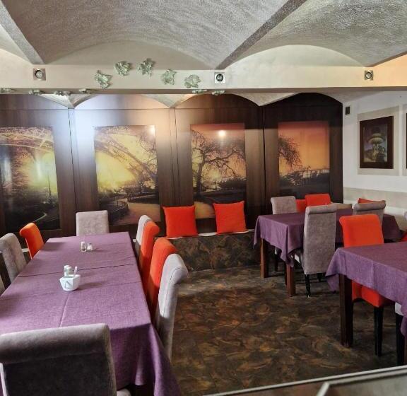 تختخواب و صبحانه Galeona   Hotel Turystyczny