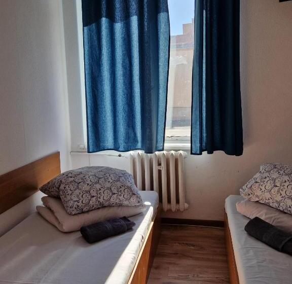 تختخواب و صبحانه Galeona   Hotel Turystyczny