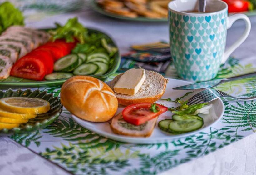 Bed and Breakfast Gościniec Przywidzki