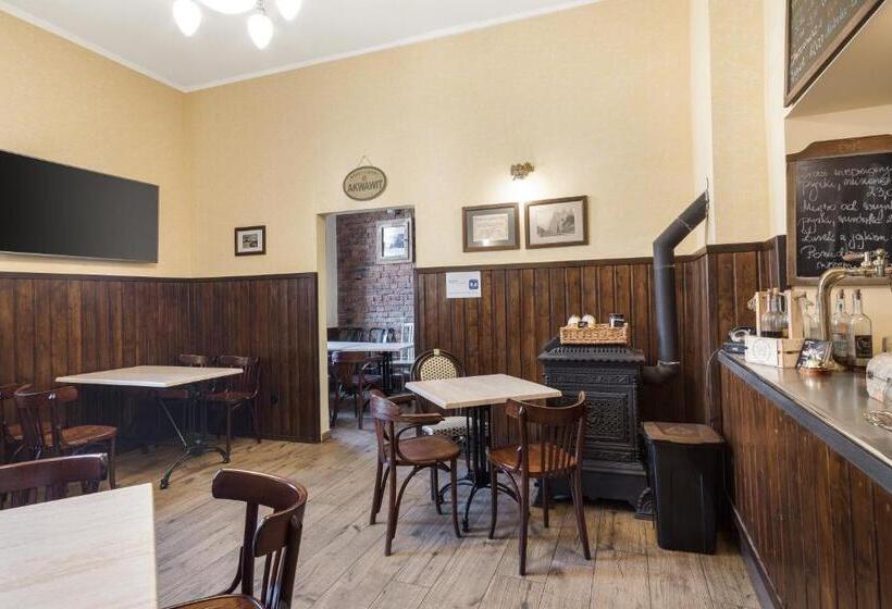 住宿加早餐  Kawerna Obornicka Pod Orłem Noclegi