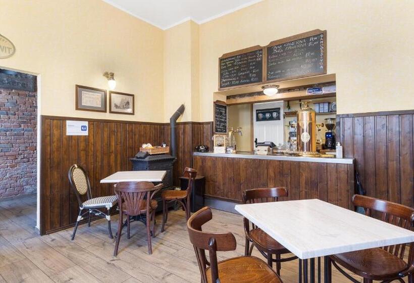 住宿加早餐  Kawerna Obornicka Pod Orłem Noclegi