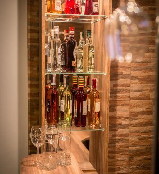 تختخواب و صبحانه Lawenda