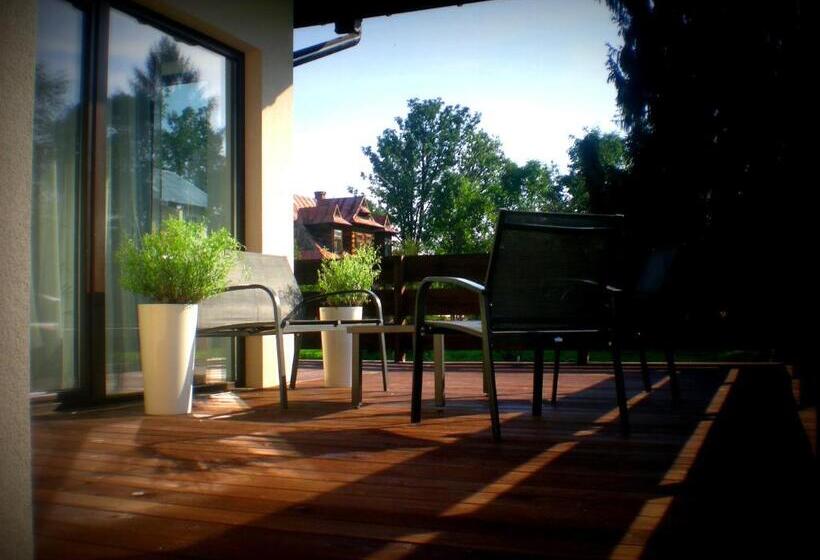 تختخواب و صبحانه Lawenda