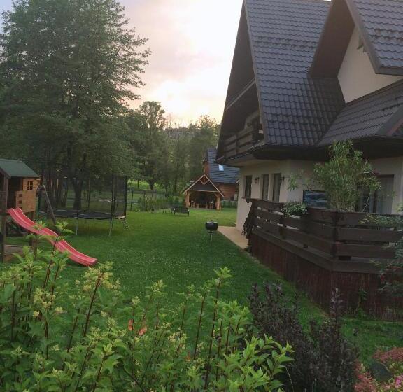 تختخواب و صبحانه Lawenda